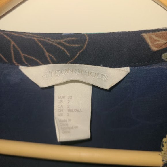 Long, flowy Maxi Dress - Picture 2 of 5